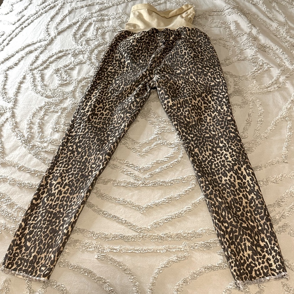 Jessica Simpson Maternity Cheetah Print Skinny Jeans. Size Small